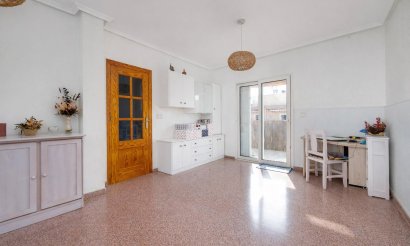 Resale - Apartment / flat - Torrevieja - Parque de Las Naciones