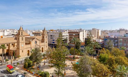 Resale - Apartment / flat - Torrevieja - Parque de Las Naciones
