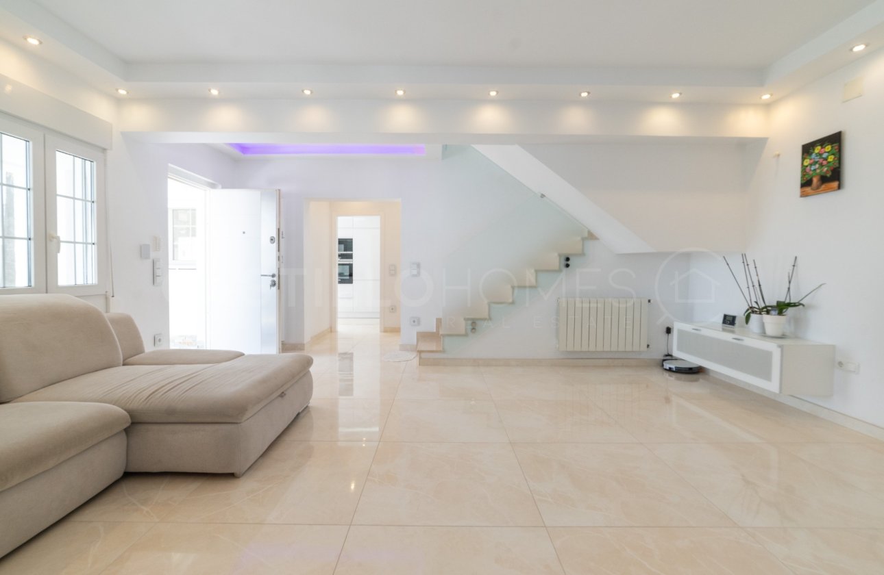 Resale - Villa - Orihuela Costa - La Zenia