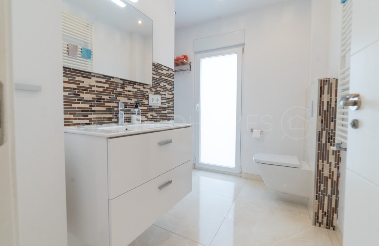 Resale - Villa - Orihuela Costa - La Zenia