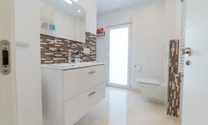 Resale - Villa - Orihuela Costa - La Zenia