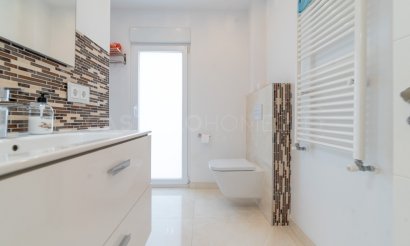 Resale - Villa - Orihuela Costa - La Zenia