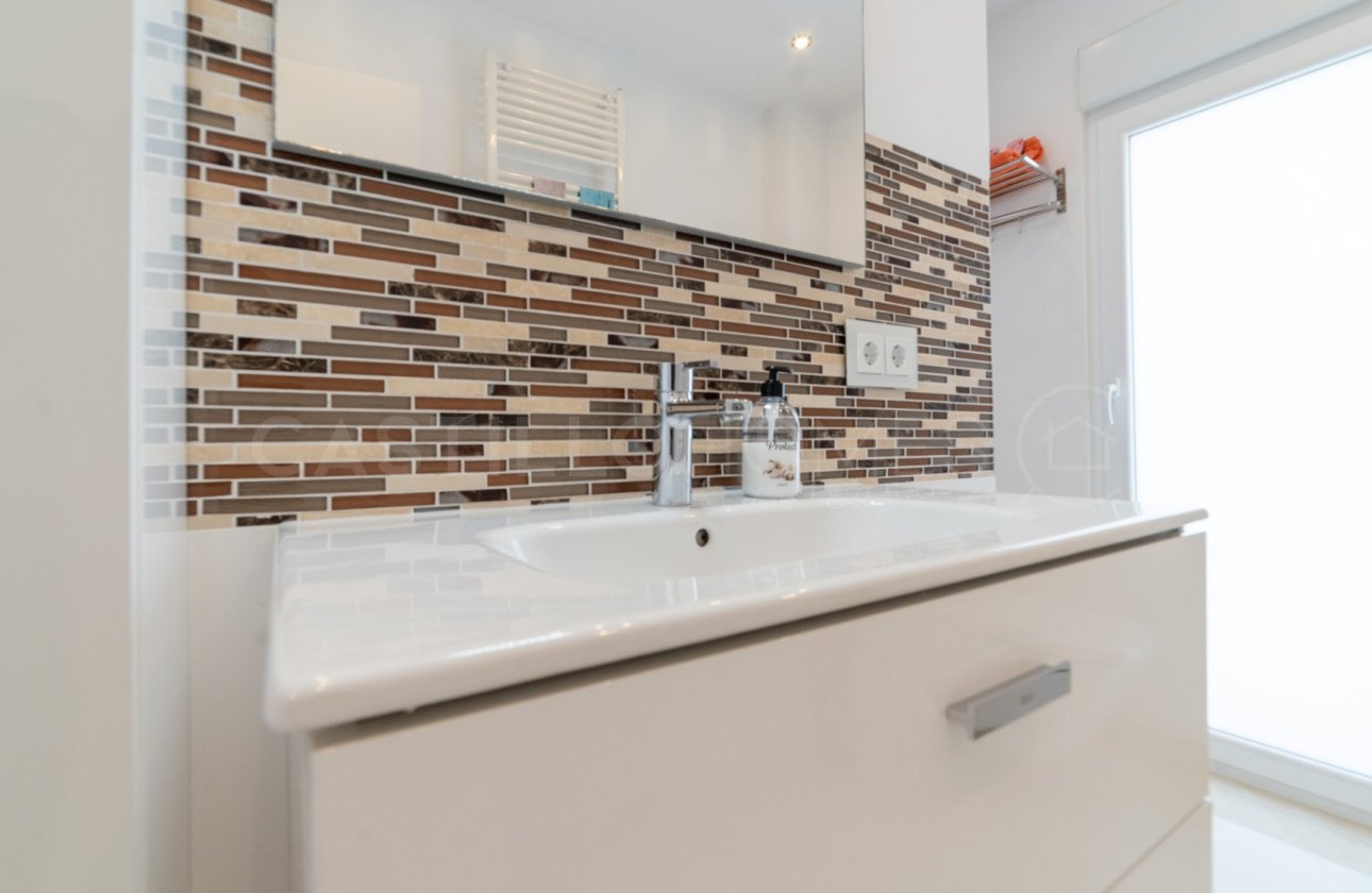 Resale - Villa - Orihuela Costa - La Zenia