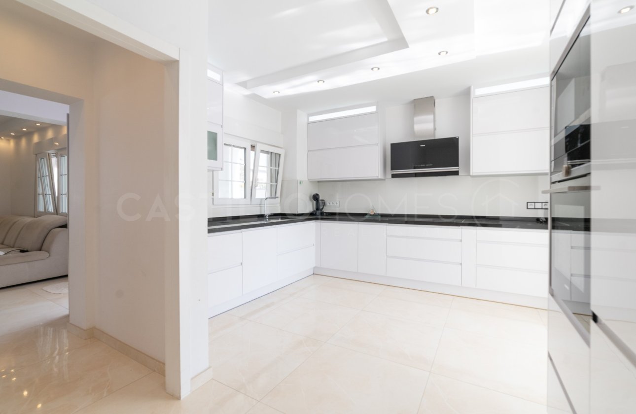 Resale - Villa - Orihuela Costa - La Zenia