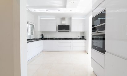 Resale - Villa - Orihuela Costa - La Zenia