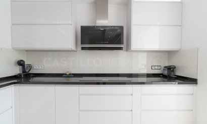 Resale - Villa - Orihuela Costa - La Zenia