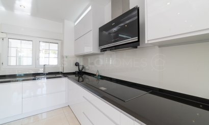 Resale - Villa - Orihuela Costa - La Zenia