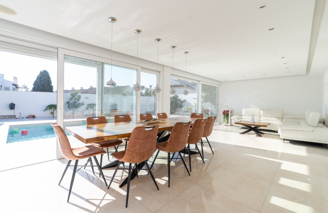 Resale - Villa - Orihuela Costa - La Zenia