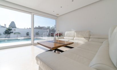 Resale - Villa - Orihuela Costa - La Zenia