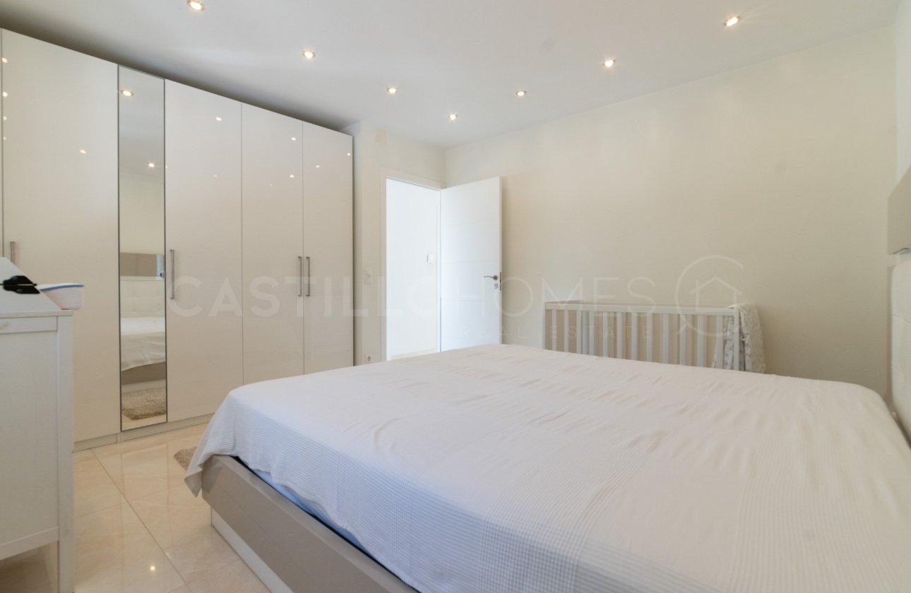 Resale - Villa - Orihuela Costa - La Zenia