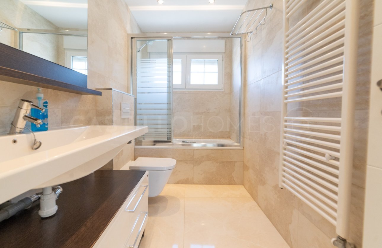 Resale - Villa - Orihuela Costa - La Zenia