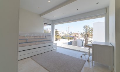 Resale - Villa - Orihuela Costa - La Zenia