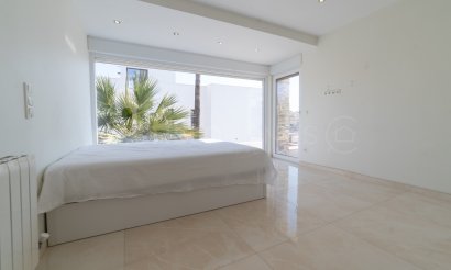 Resale - Villa - Orihuela Costa - La Zenia
