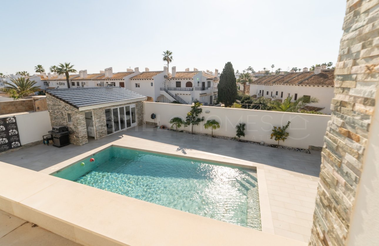 Resale - Villa - Orihuela Costa - La Zenia