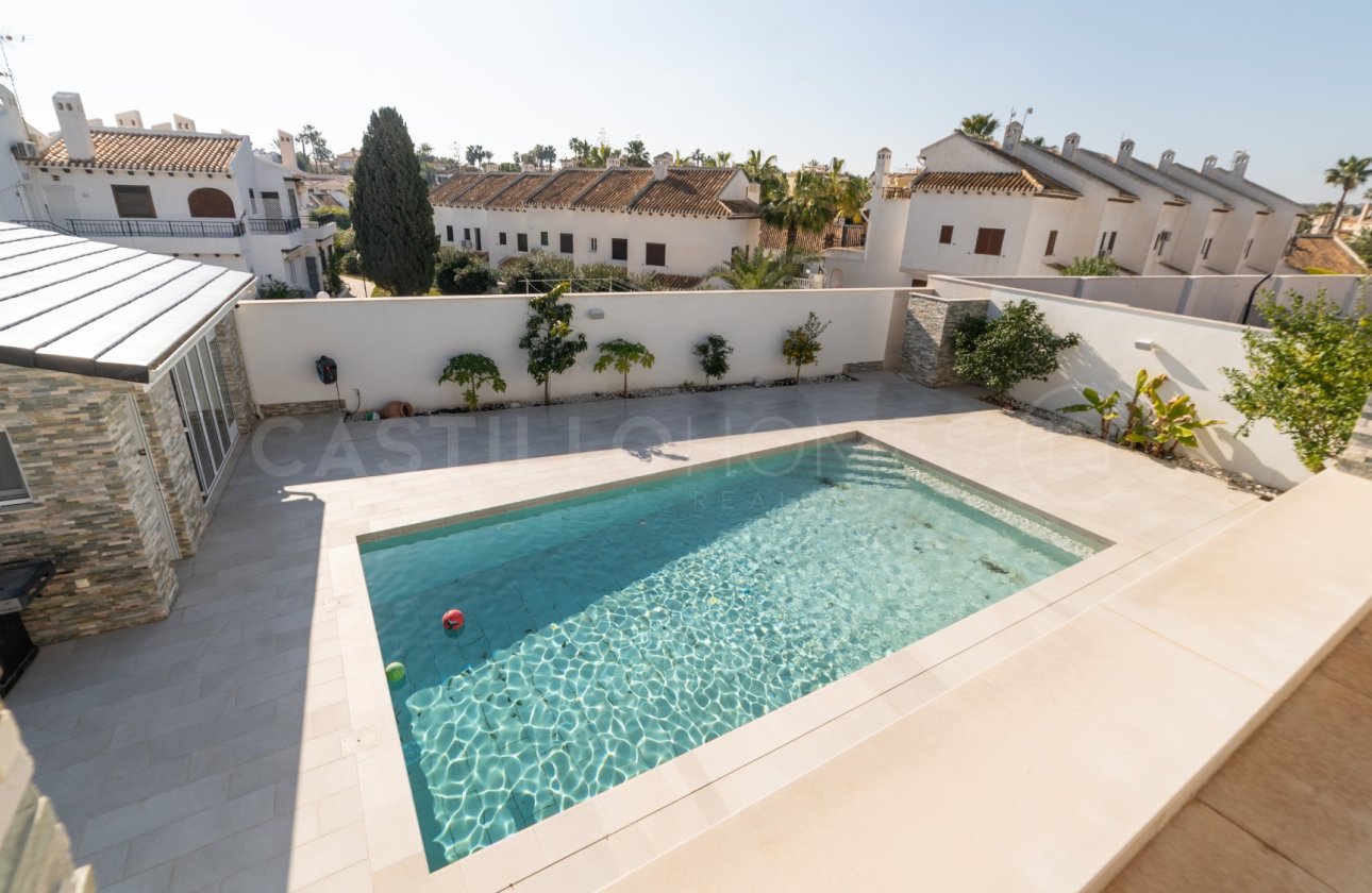 Resale - Villa - Orihuela Costa - La Zenia