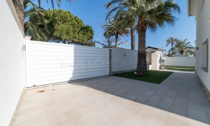 Resale - Villa - Orihuela Costa - La Zenia