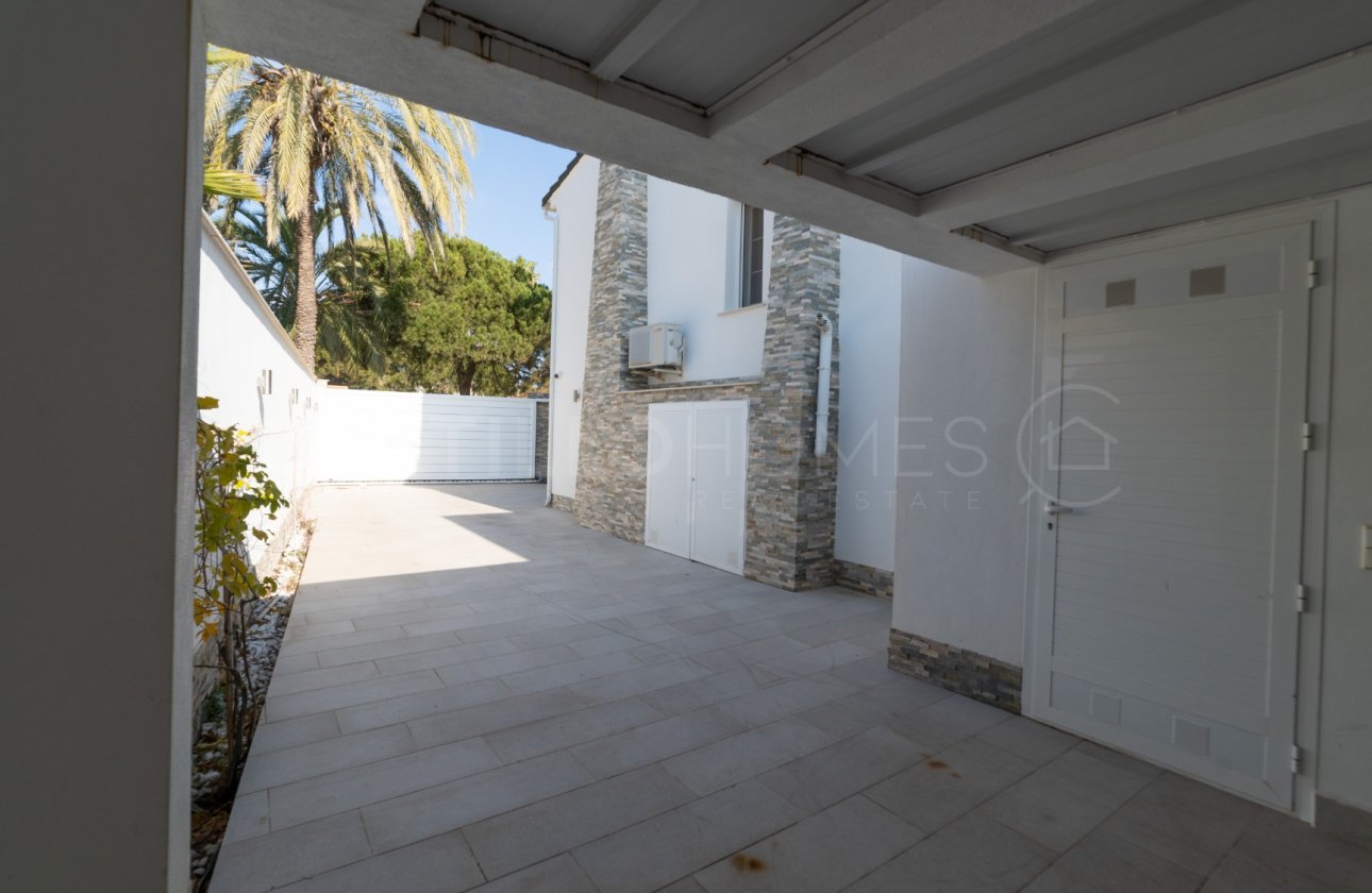Resale - Villa - Orihuela Costa - La Zenia
