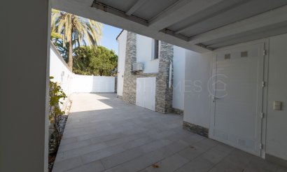 Resale - Villa - Orihuela Costa - La Zenia