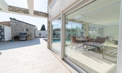 Resale - Villa - Orihuela Costa - La Zenia