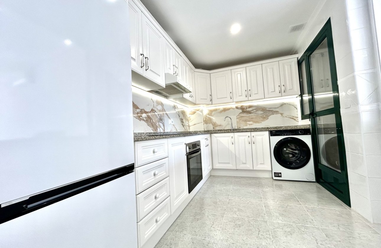 Resale - Apartment / flat - Campoamor R-5