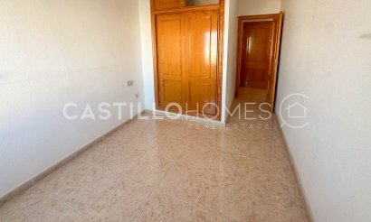 Resale - Apartment / flat - Torrevieja - La Mata