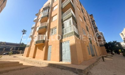 Resale - Apartment / flat - Torrevieja - La Mata