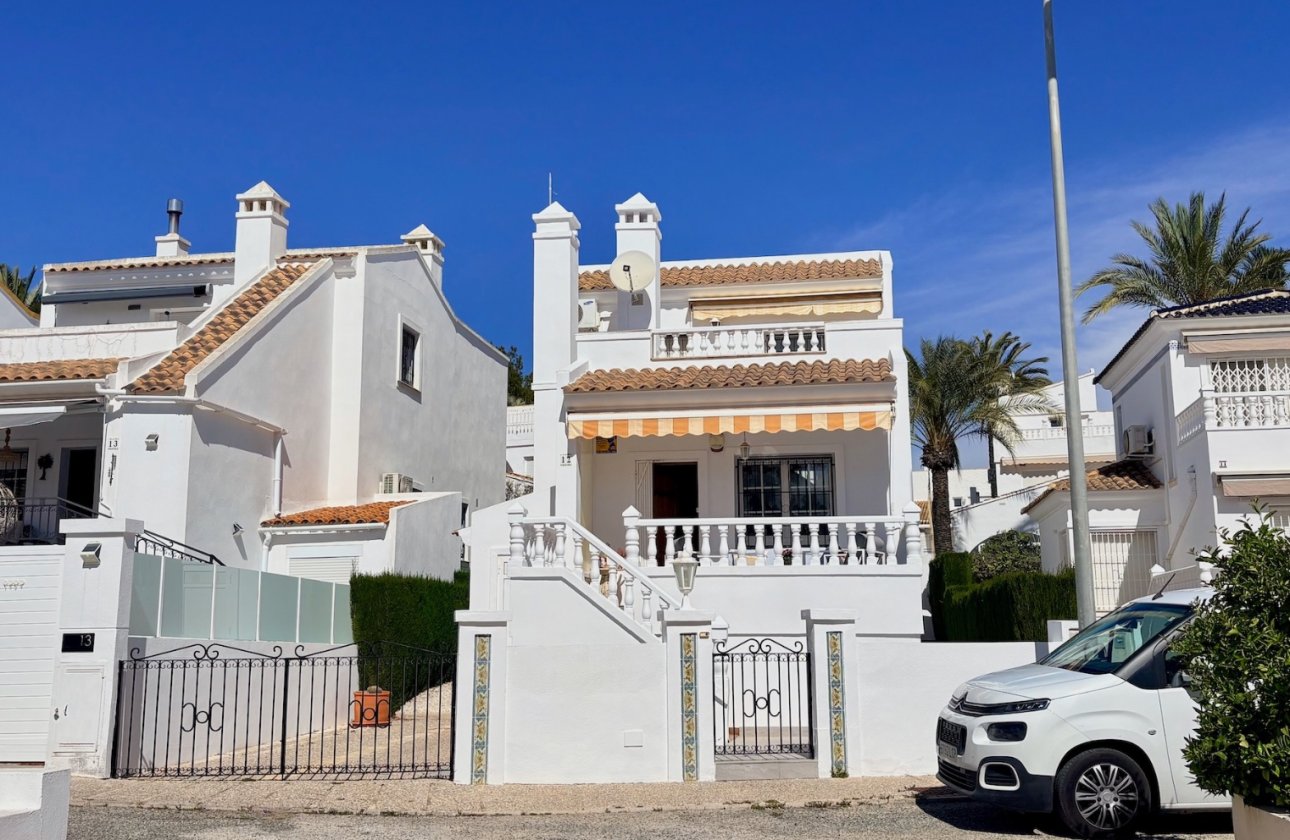 Resale - Villa - Orihuela - Villamartin
