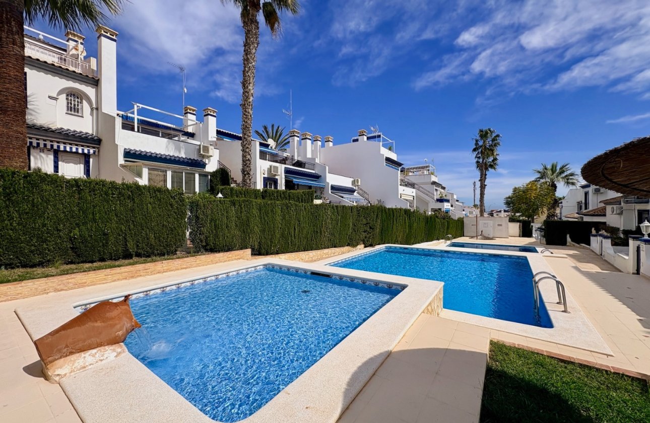Resale - Villa - Orihuela - Villamartin