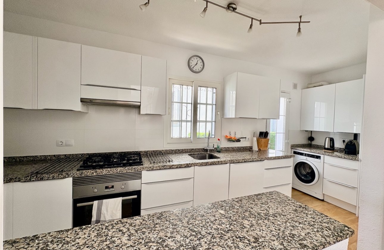 Resale - Villa - Orihuela - Villamartin