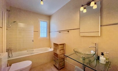 Resale - Villa - Orihuela - Villamartin