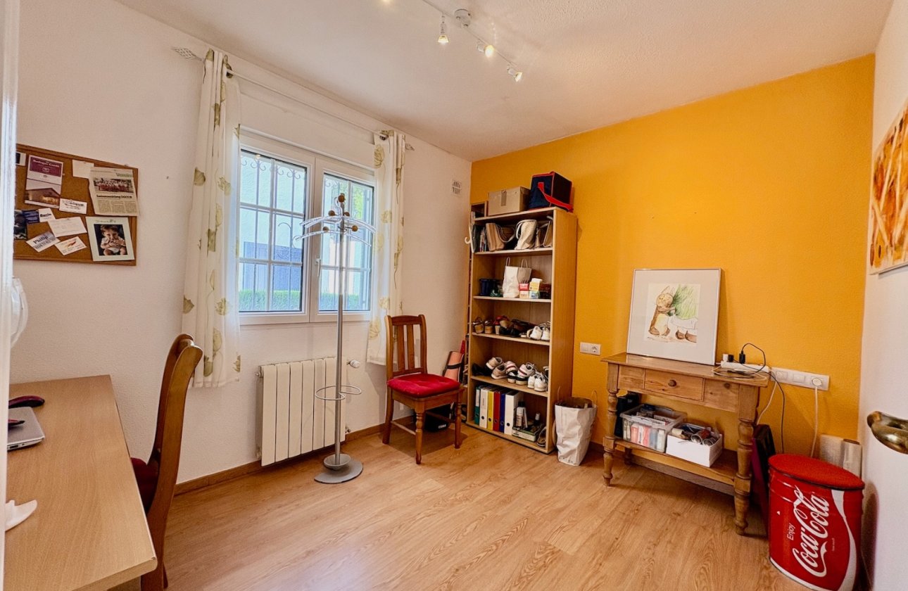 Resale - Villa - Orihuela - Villamartin