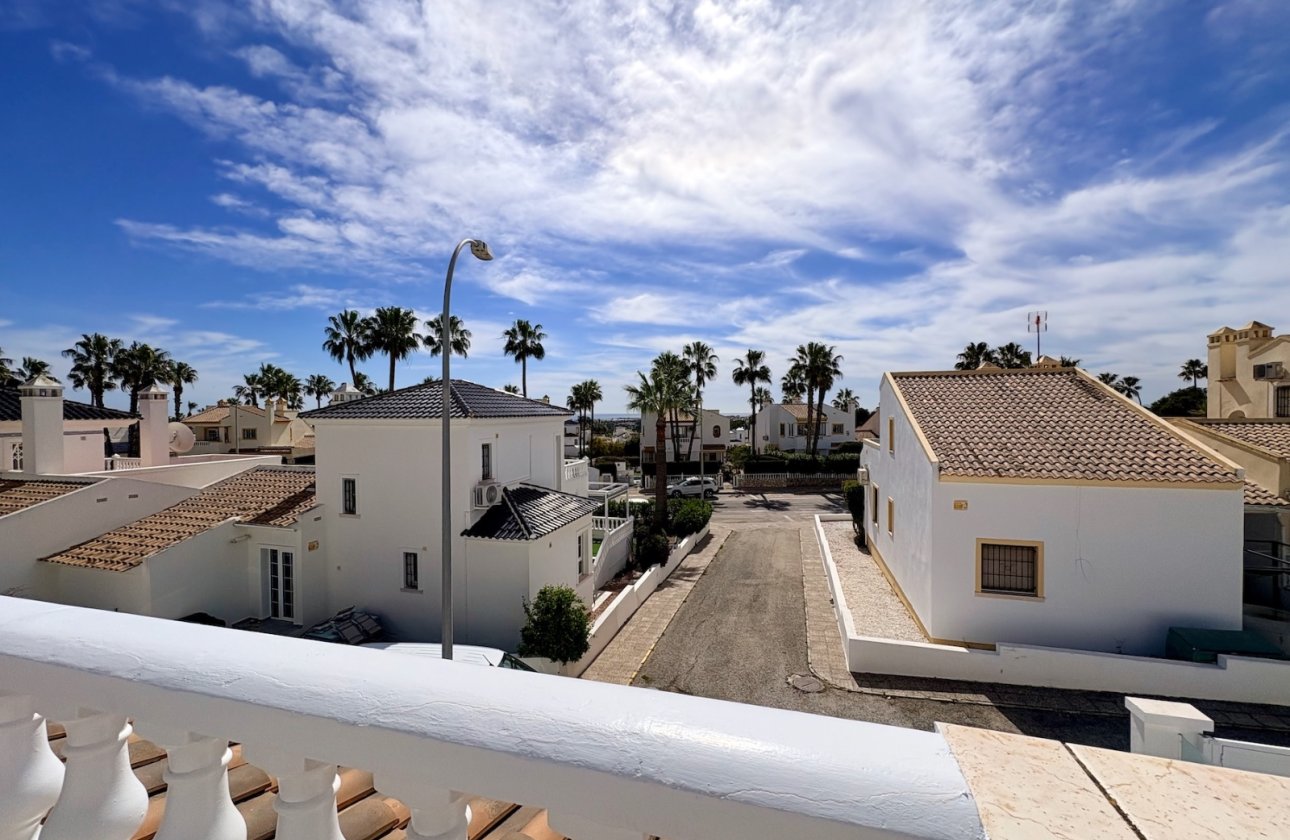 Resale - Villa - Orihuela - Villamartin