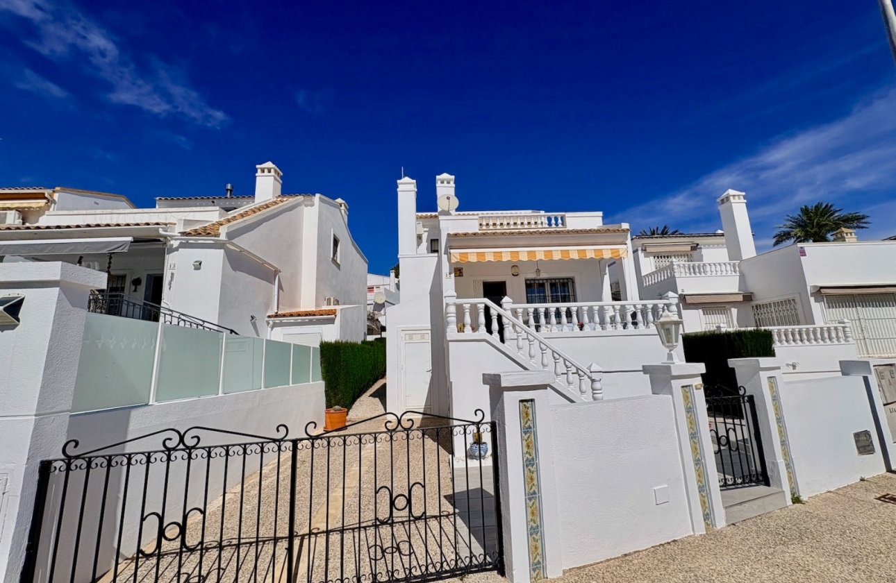 Resale - Villa - Orihuela - Villamartin