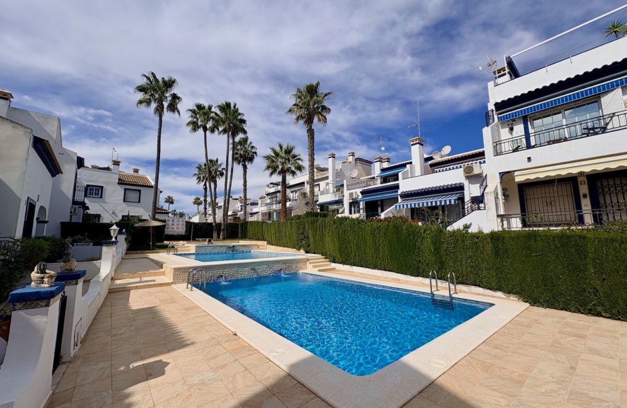 Resale - Villa - Orihuela - Villamartin