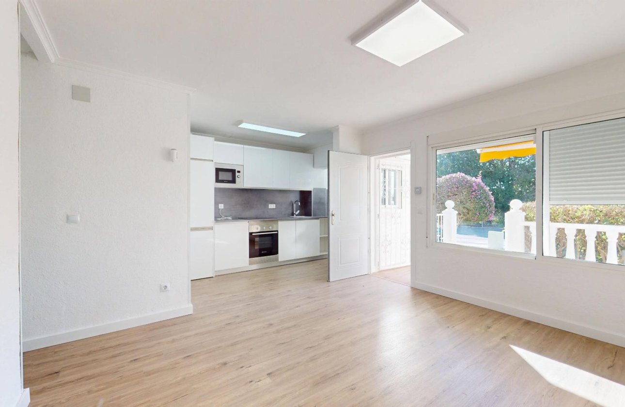 Resale - Bungalow - Orihuela Costa - Villamartín