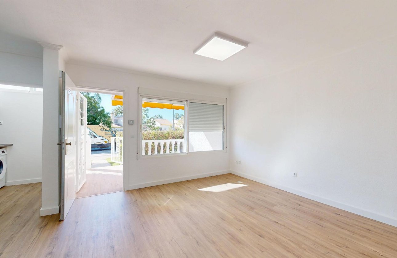 Resale - Bungalow - Orihuela Costa - Villamartín