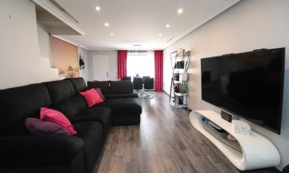 Resale - Townhouse - Redován - Redovan - Town