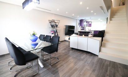 Resale - Townhouse - Redován - Redovan - Town