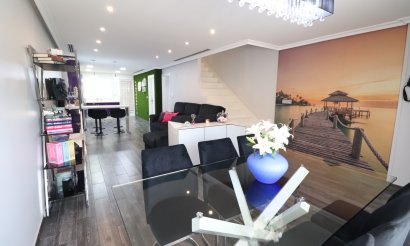 Resale - Townhouse - Redován - Redovan - Town