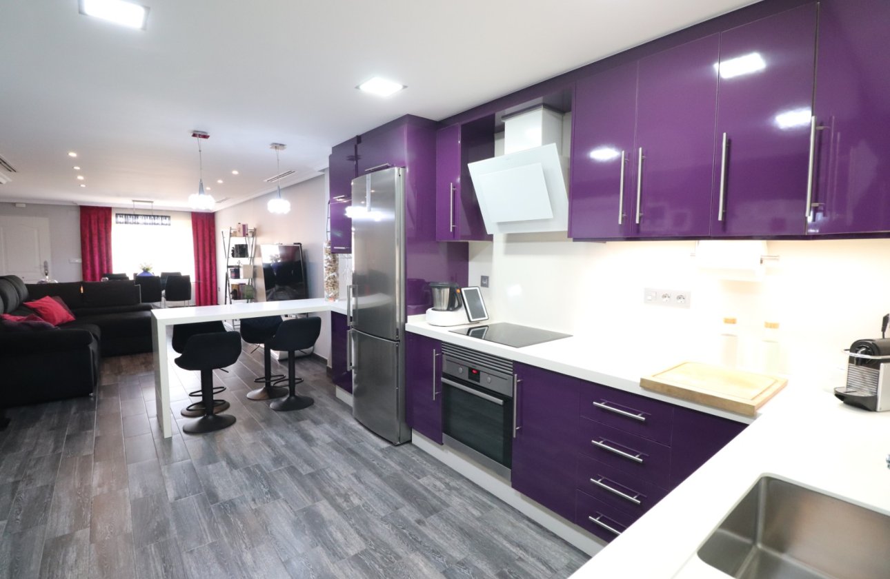 Resale - Townhouse - Redován - Redovan - Town