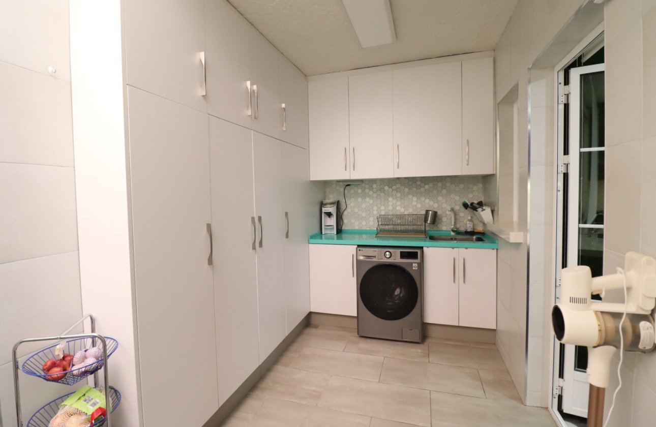 Resale - Townhouse - Redován - Redovan - Town