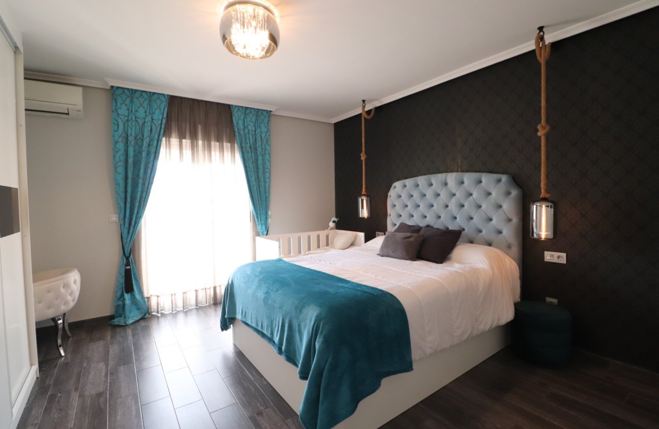 Resale - Townhouse - Redován - Redovan - Town