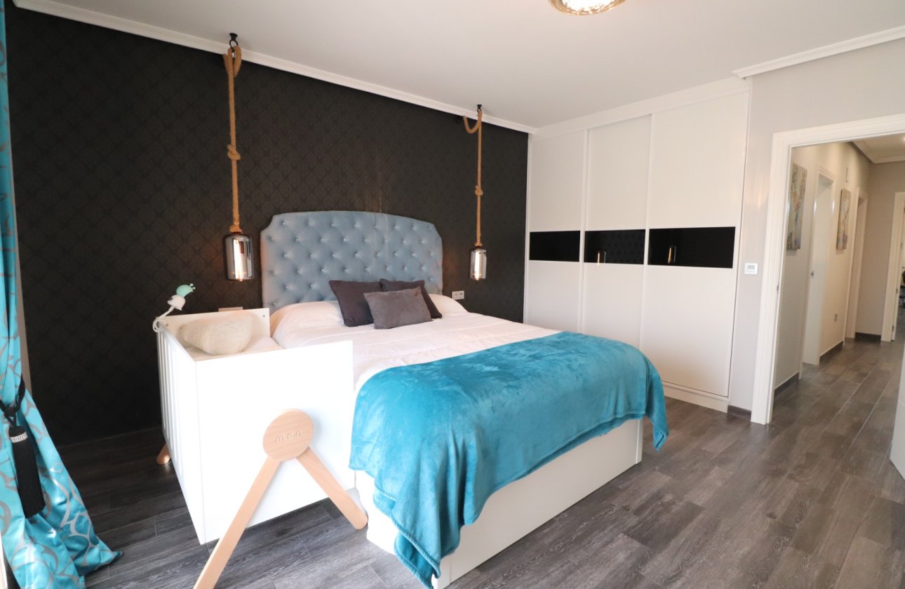 Resale - Townhouse - Redován - Redovan - Town