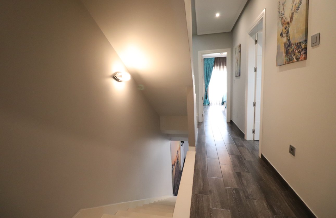 Resale - Townhouse - Redován - Redovan - Town