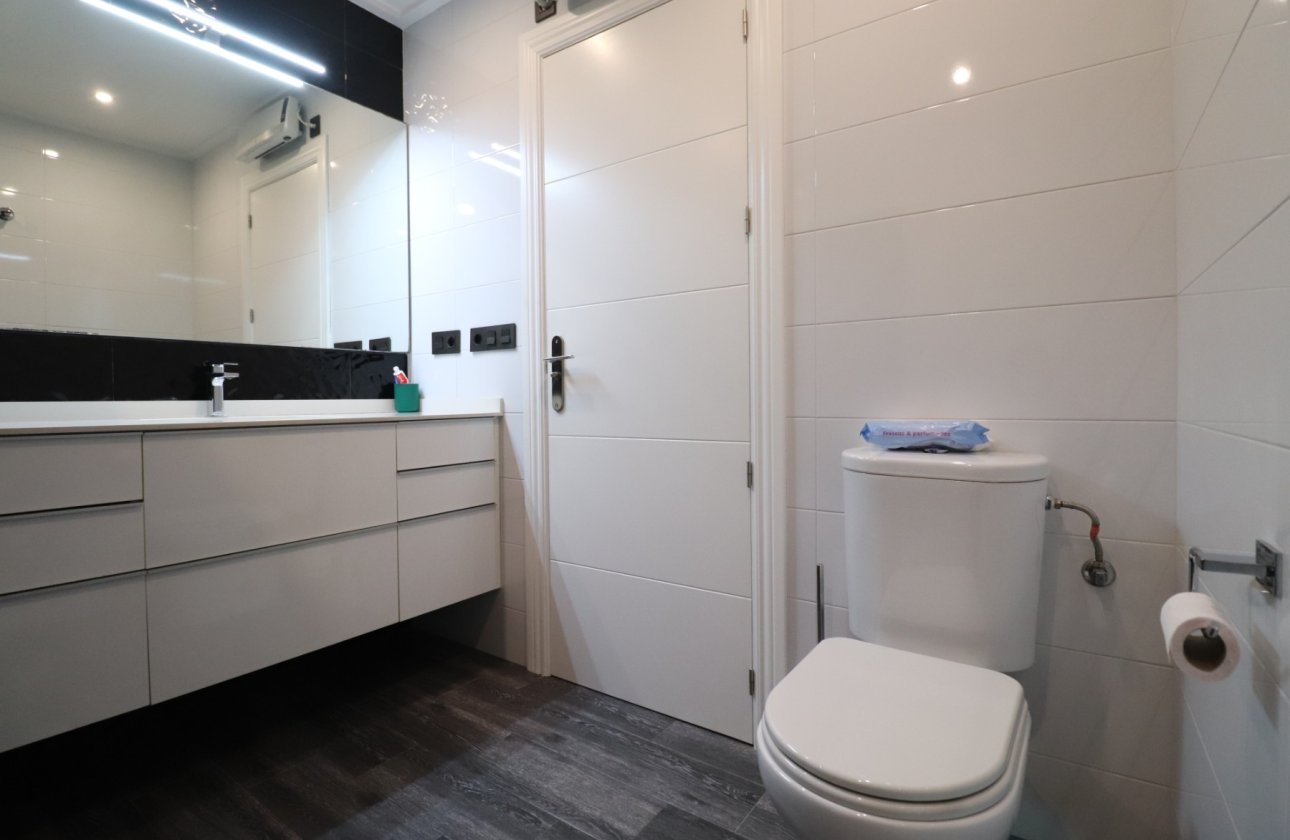 Resale - Townhouse - Redován - Redovan - Town