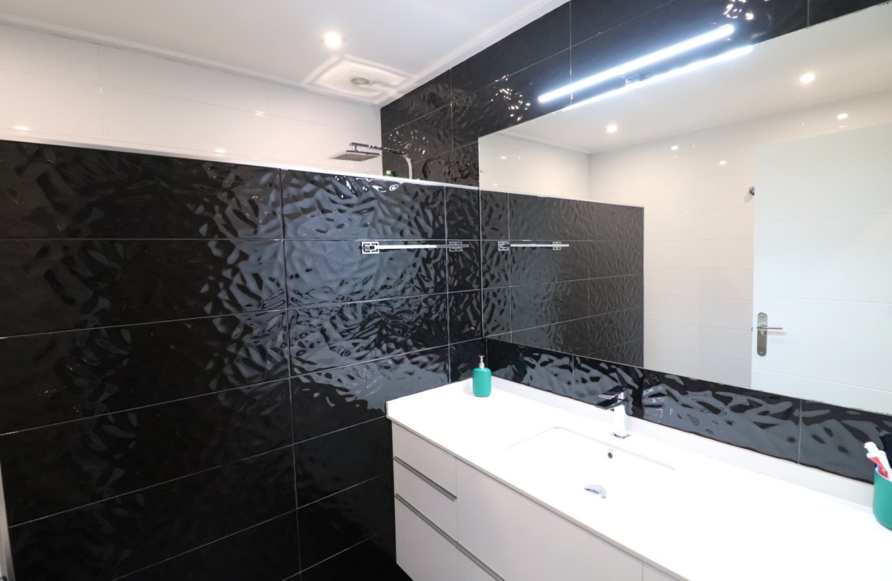 Resale - Townhouse - Redován - Redovan - Town