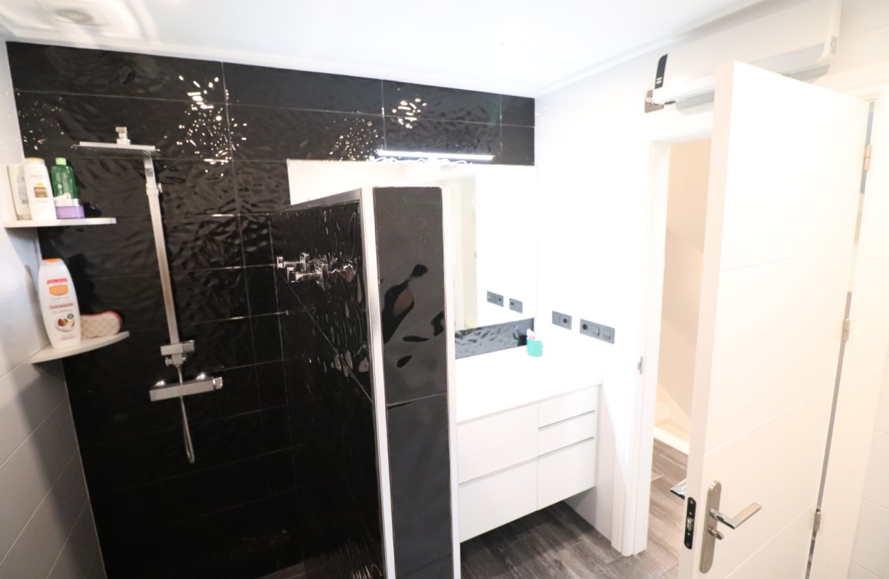 Resale - Townhouse - Redován - Redovan - Town