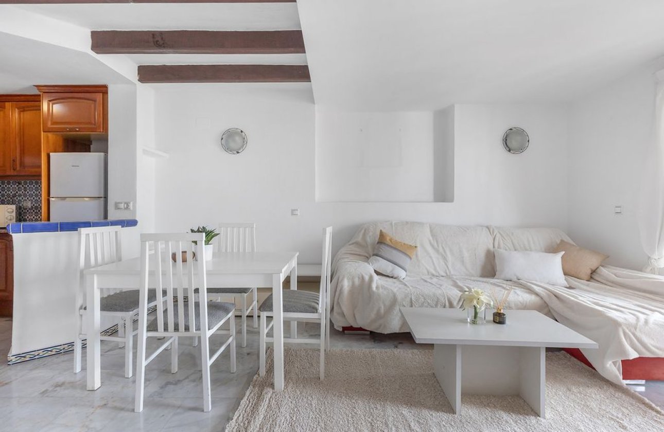 Resale - Apartment / flat - Torrevieja - Urb. Rosaleda