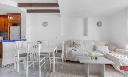 Resale - Apartment / flat - Torrevieja - Urb. Rosaleda