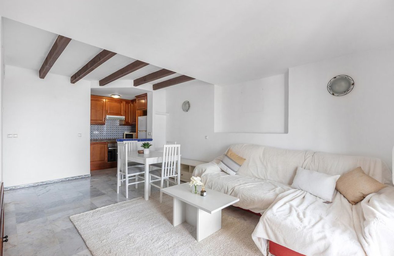 Resale - Apartment / flat - Torrevieja - Urb. Rosaleda